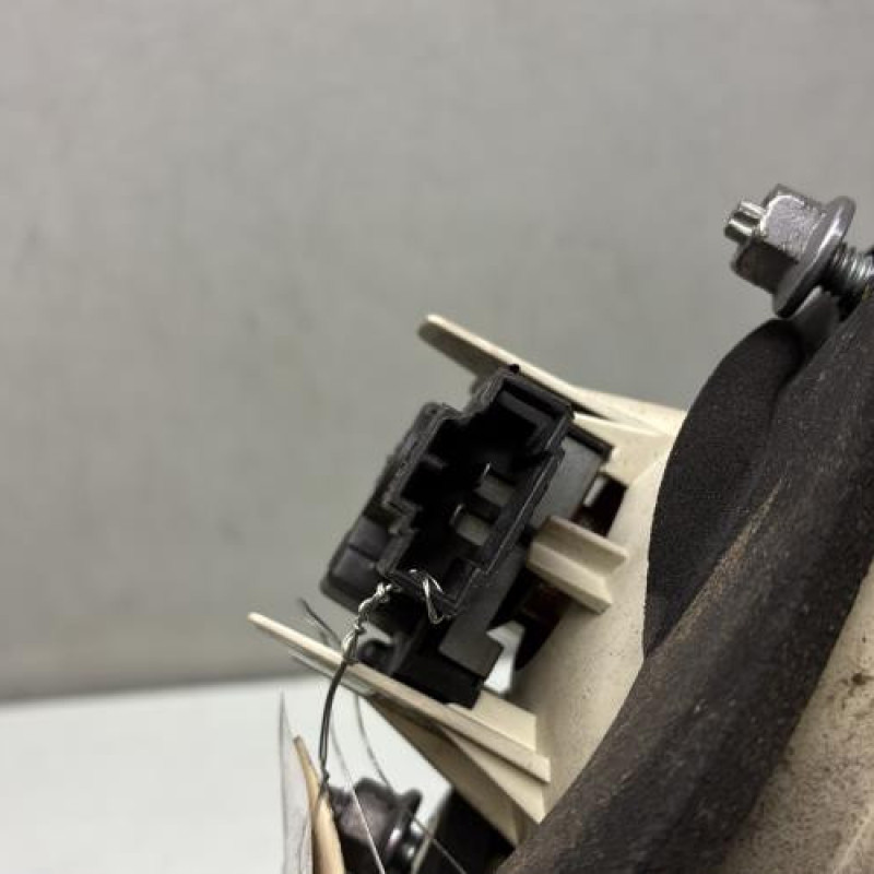 Feu arriere secondaire gauche (feux) VOLKSWAGEN JETTA 3 Photo n°3