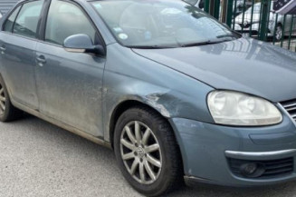 Feu arriere secondaire gauche (feux) VOLKSWAGEN JETTA 3