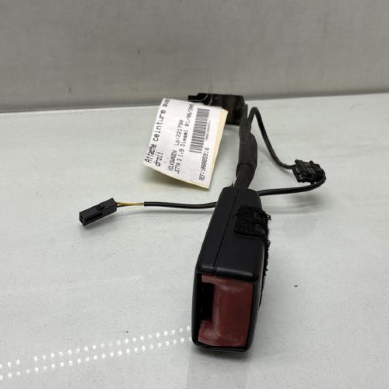 Attache ceinture avant droit VOLKSWAGEN JETTA 3 Photo n°2