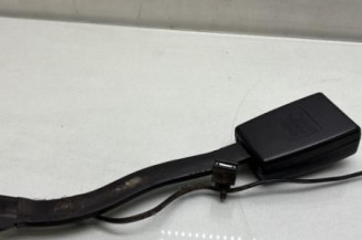 Attache ceinture avant gauche VOLKSWAGEN JETTA 3