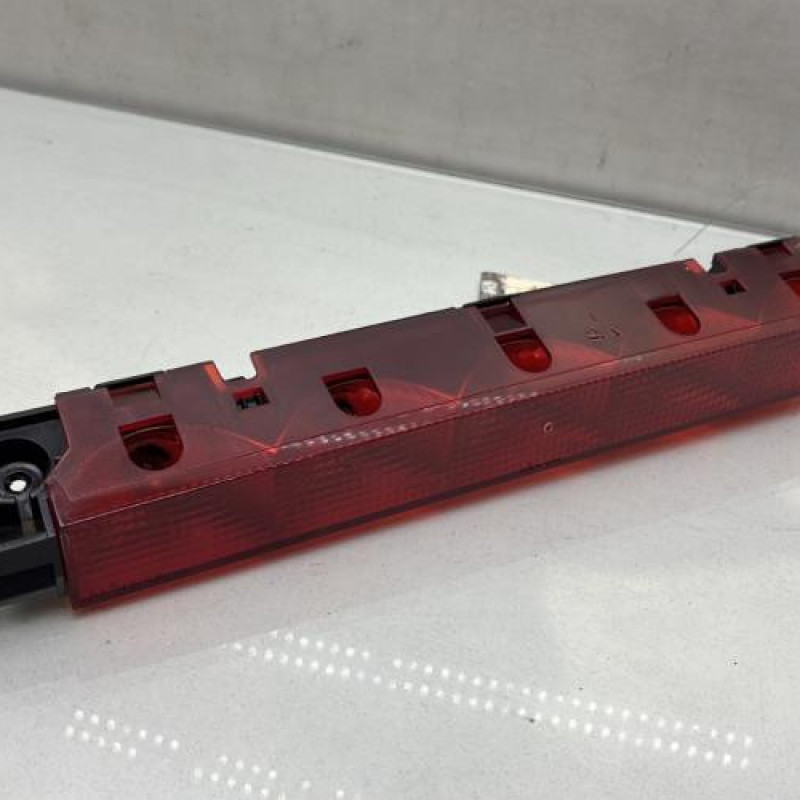 Feu arriere stop central PEUGEOT 407 Photo n°2