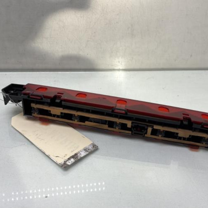 Feu arriere stop central PEUGEOT 407 Photo n°3