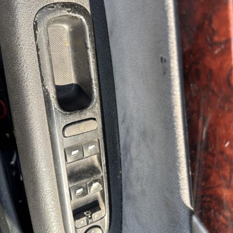 Feu arriere stop central PEUGEOT 407 Photo n°15