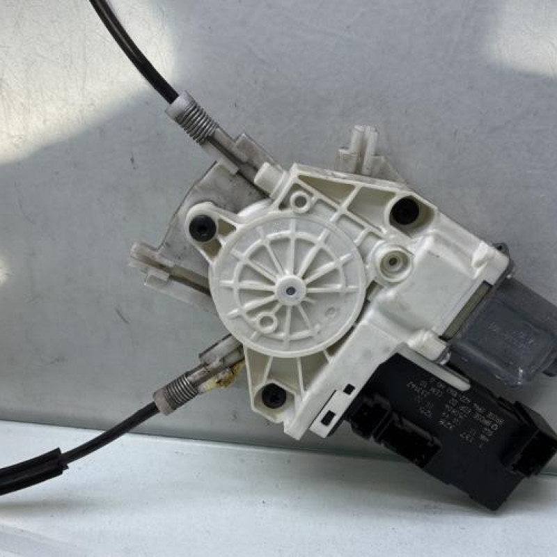 Leve vitre electrique avant gauche PEUGEOT 407 Photo n°6