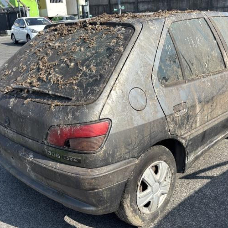 Serrure arriere gauche PEUGEOT 306 Photo n°8