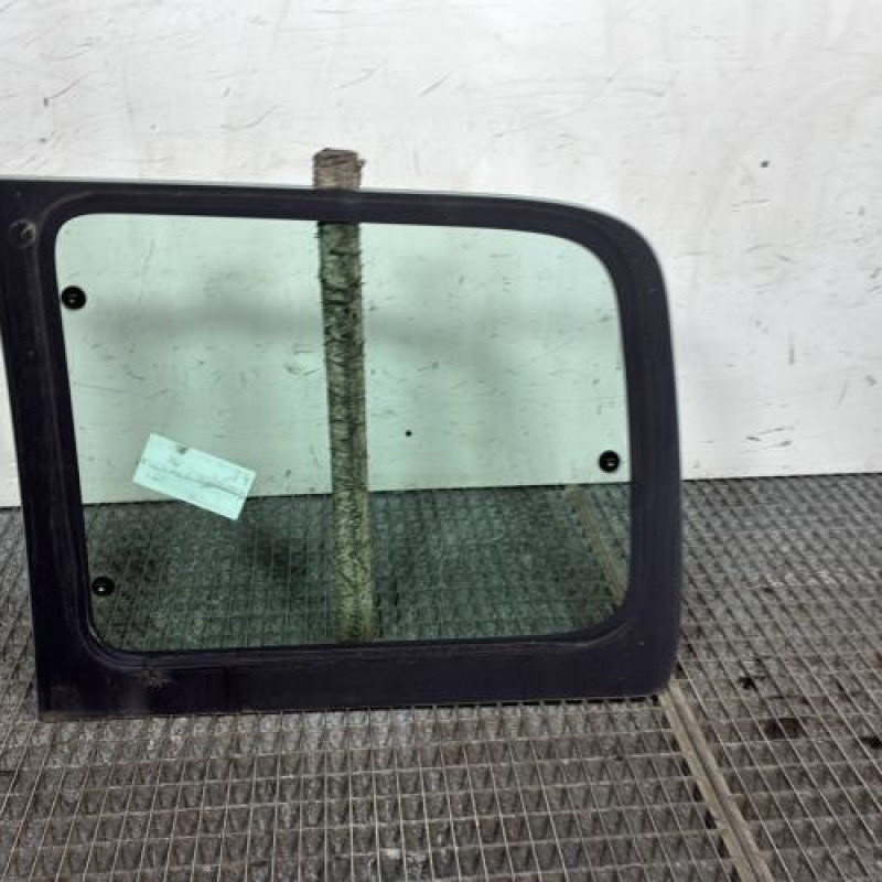 Custode arriere droit PEUGEOT PARTNER 1 Photo n°4