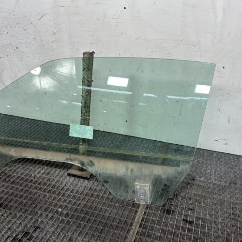 Vitre avant gauche AUDI A4 2 Photo n°3