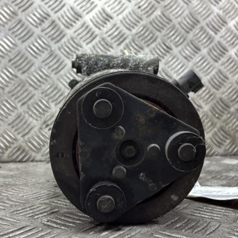 Compresseur clim FORD FOCUS 3 Photo n°3