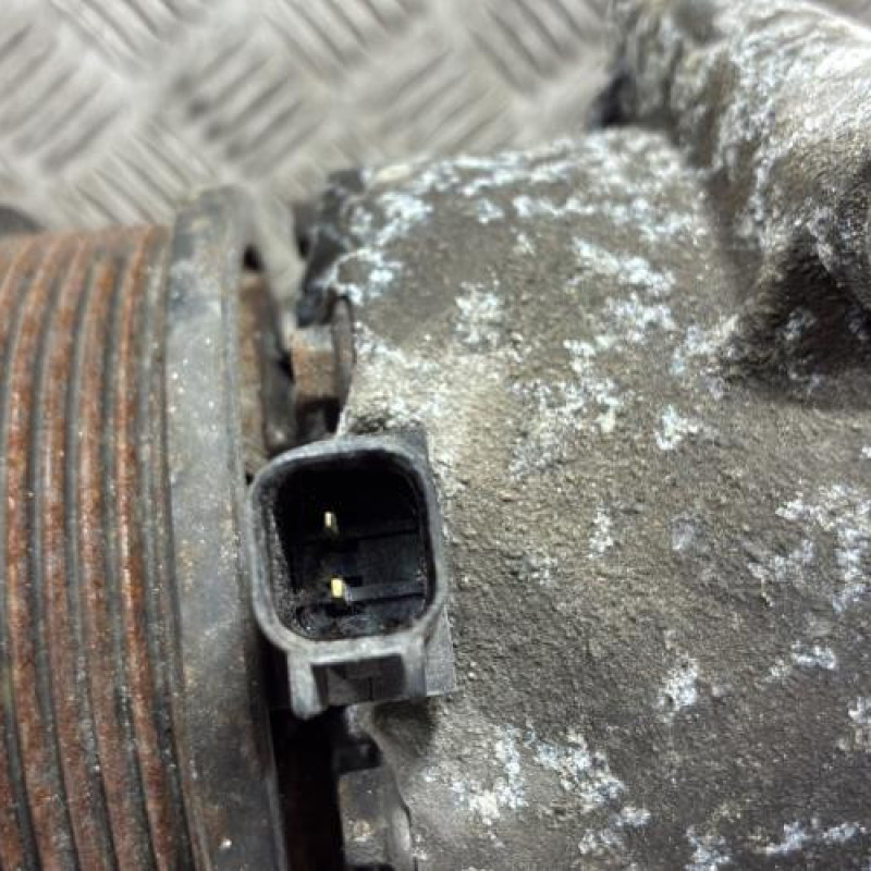 Compresseur clim FORD FOCUS 3 Photo n°4