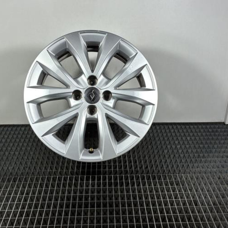 Jante RENAULT CLIO 5 Photo n°1