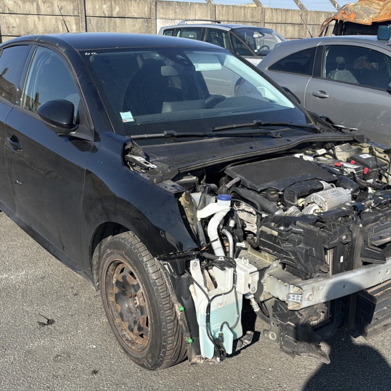 PEUGEOT 208 2 PHASE 1 1.2 PURETECH - 12V TURBO Photo n°2