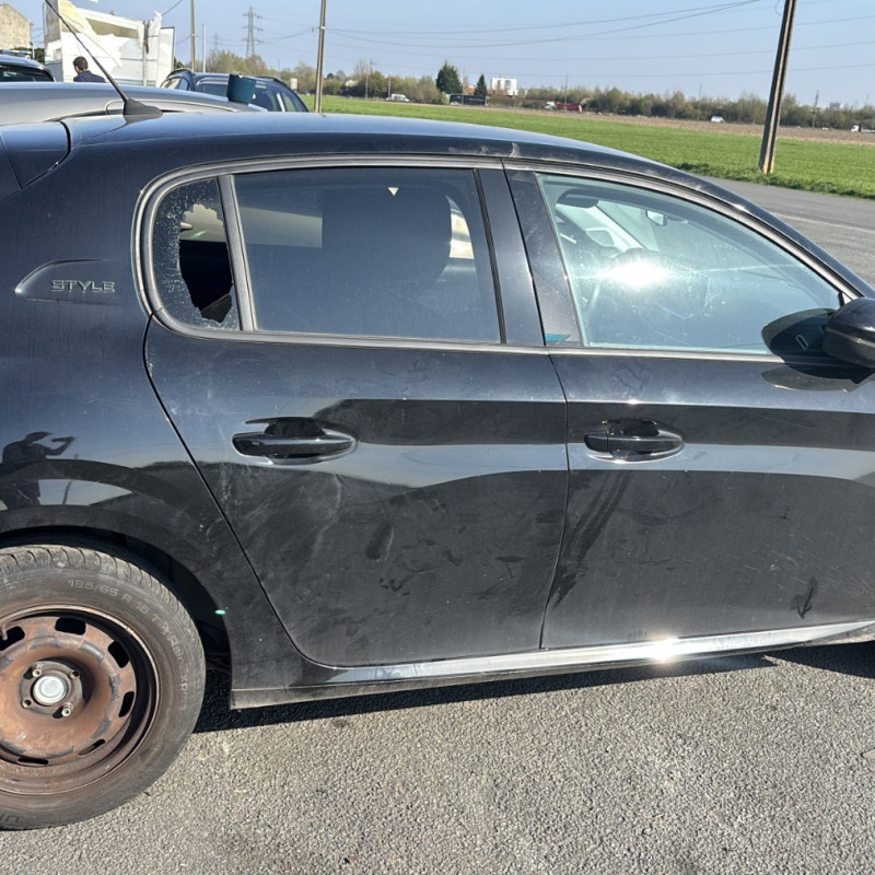 PEUGEOT 208 2 PHASE 1 1.2 PURETECH - 12V TURBO Photo n°6