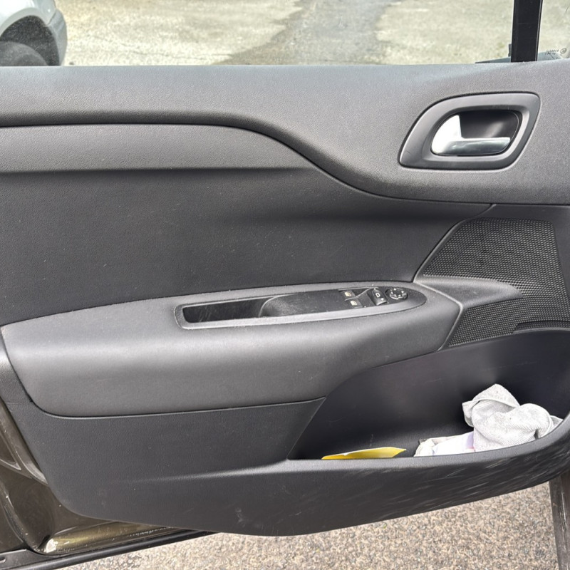 CITROEN C4 2 PHASE 1 1.6 HDI - 8V TURBO Photo n°9