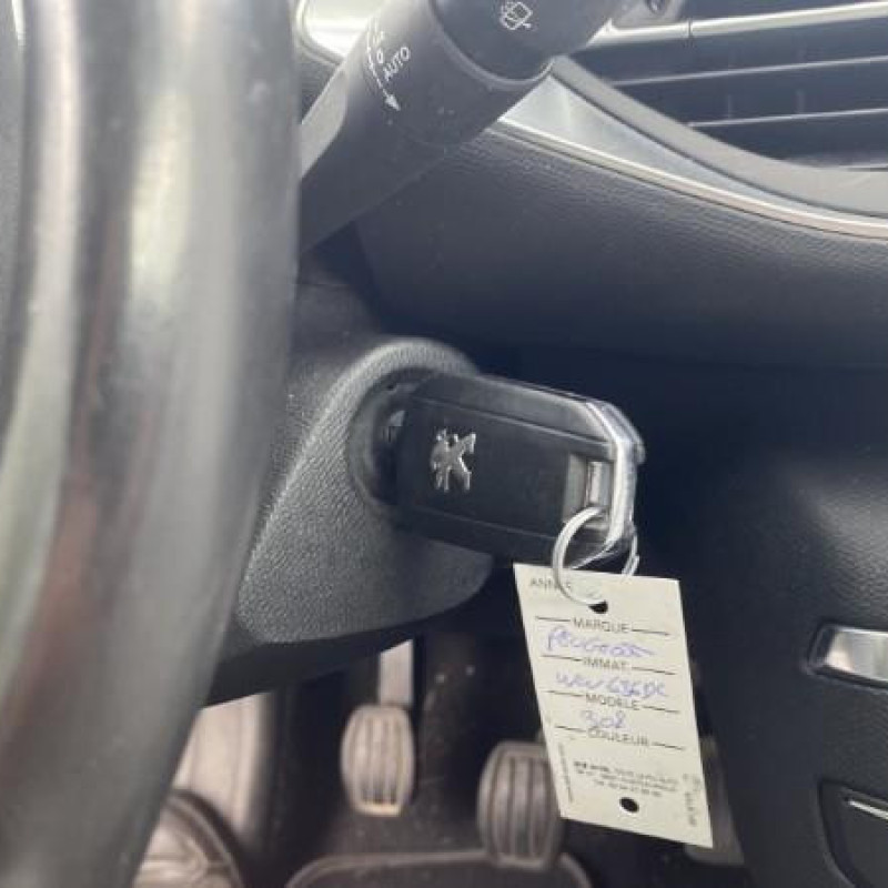 PEUGEOT 308 2 PHASE 1 1.6 HDI - 8V TURBO Photo n°2