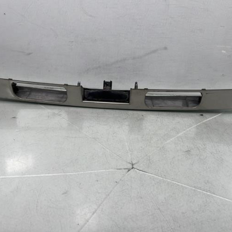 Bouton de coffre PEUGEOT 5008 1 Photo n°3