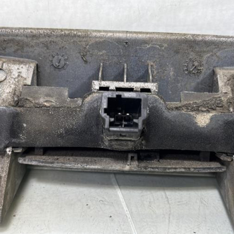 Bouton de coffre PEUGEOT 5008 1 Photo n°5