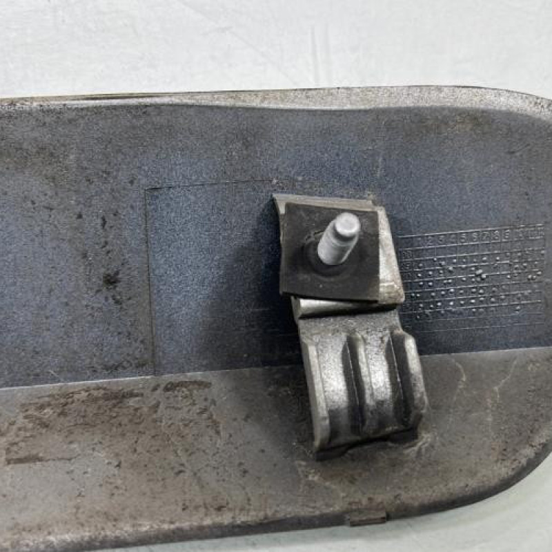 Bouton de coffre PEUGEOT 5008 1 Photo n°7