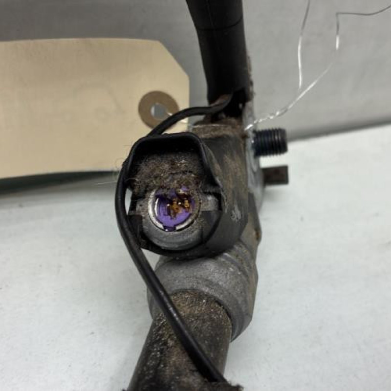 Pretensionneur de ceinture avant droit OPEL CORSA D Photo n°4