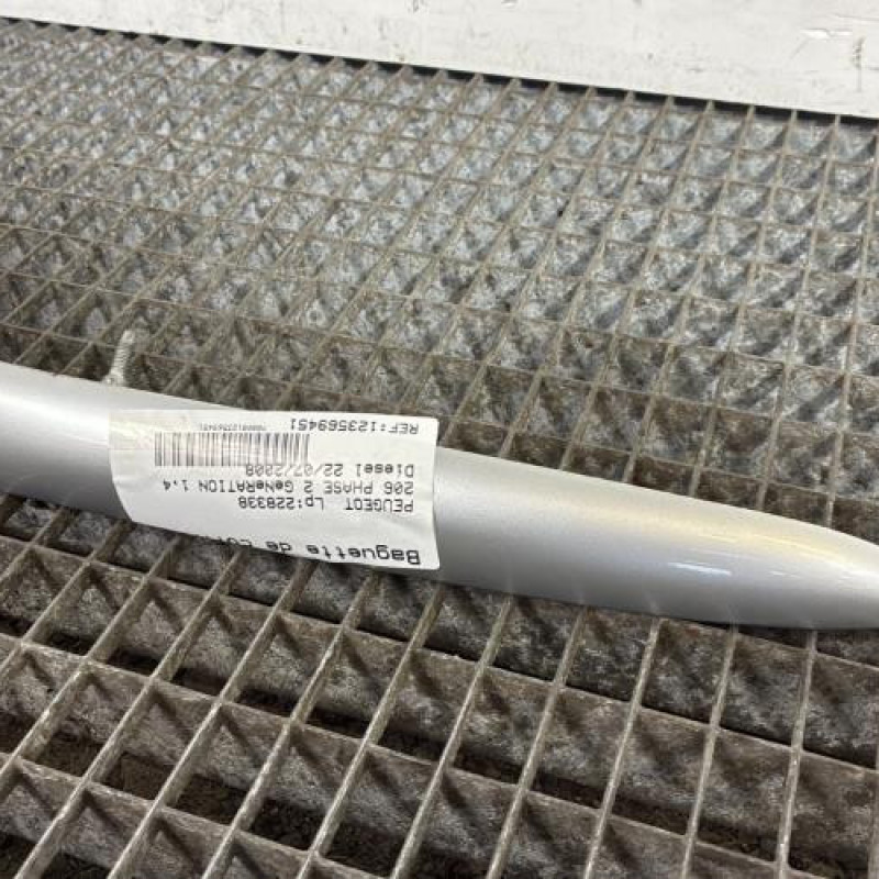 Baguette de coffre PEUGEOT 206 Photo n°3