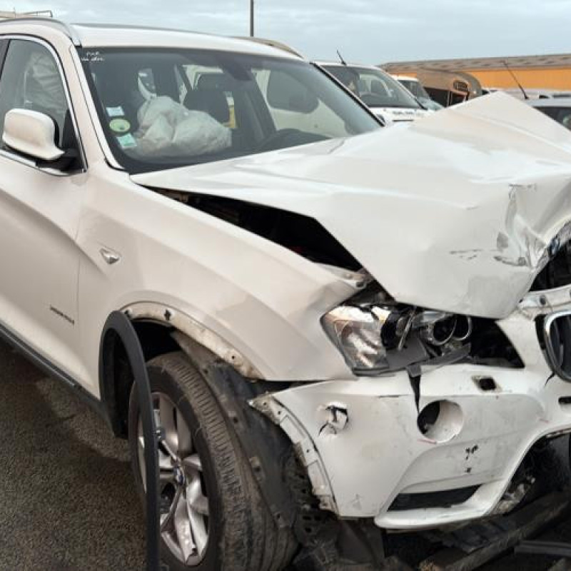 Bouton de coffre BMW X3 F25 Photo n°17