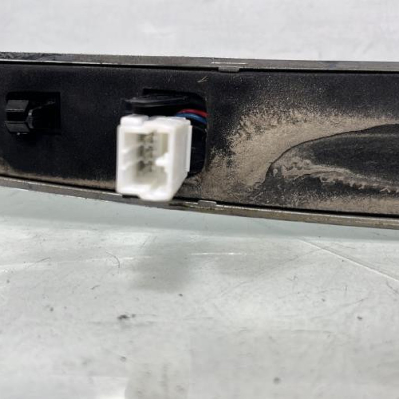 Bouton de coffre FIAT 500 2 Photo n°3