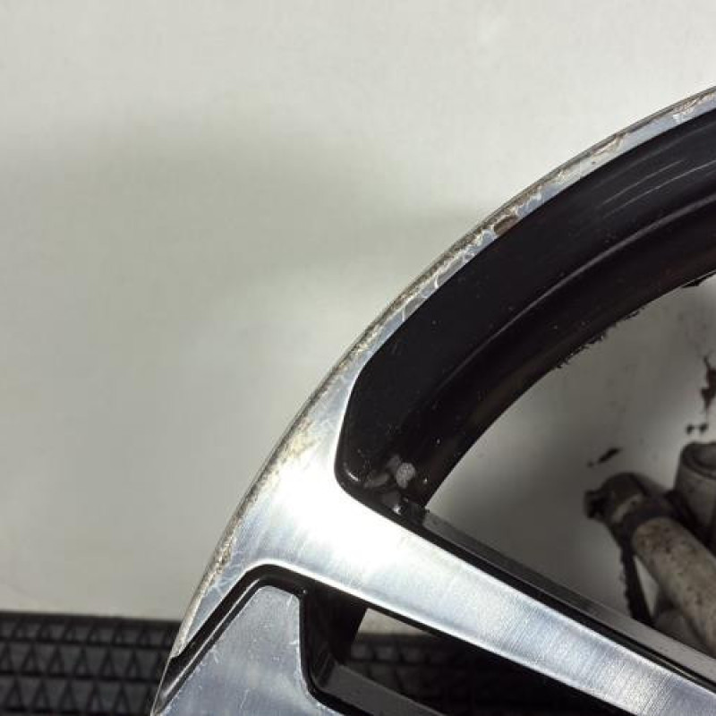 Jante PEUGEOT 208 1 Photo n°4