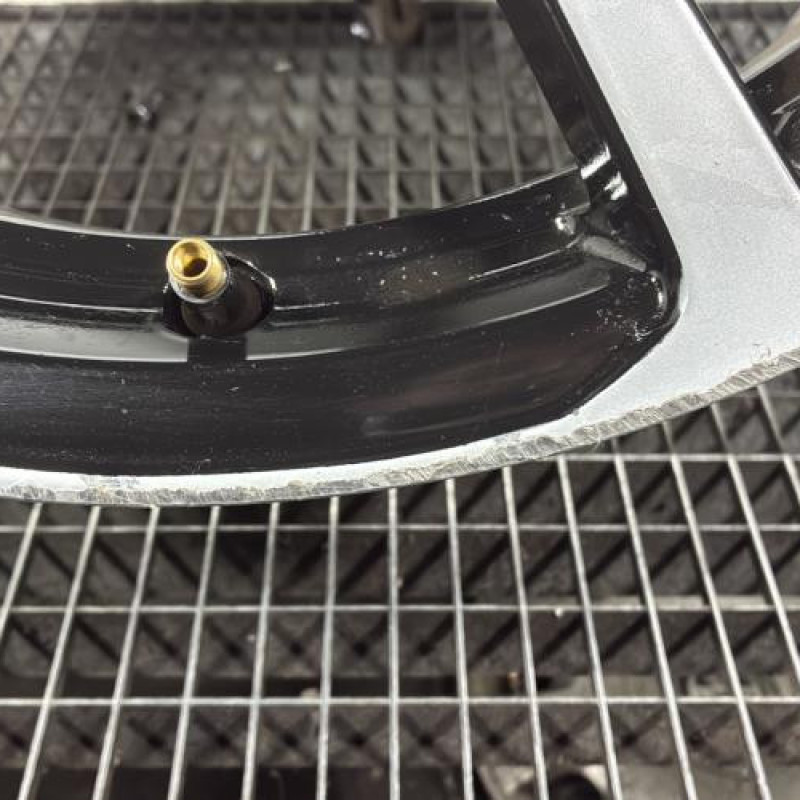 Jante PEUGEOT 208 1 Photo n°4