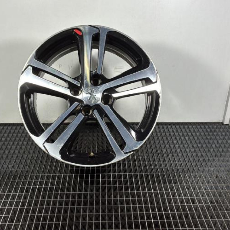 Jante PEUGEOT 208 1 Photo n°1