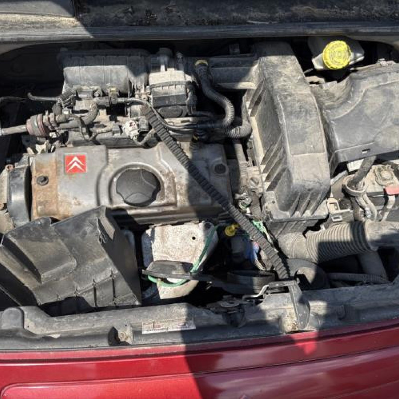 Pare boue avant droit CITROEN C2 Photo n°11