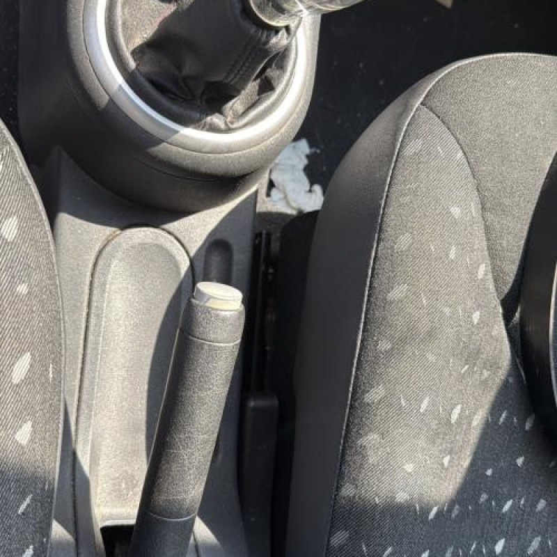 Pare boue avant droit CITROEN C2 Photo n°17