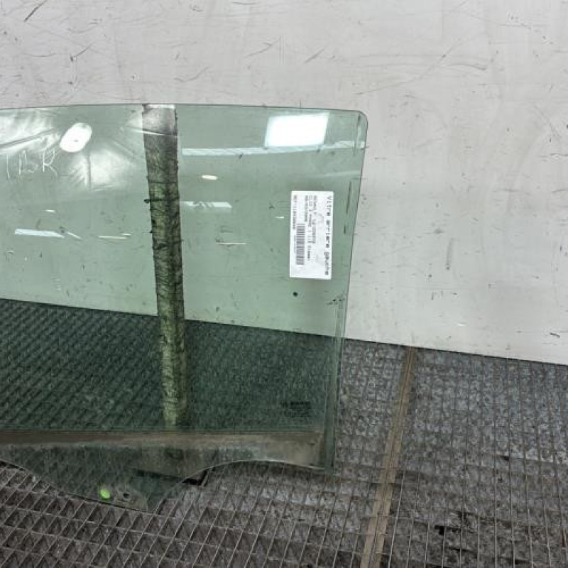 Vitre arriere gauche RENAULT CLIO 3 Photo n°3