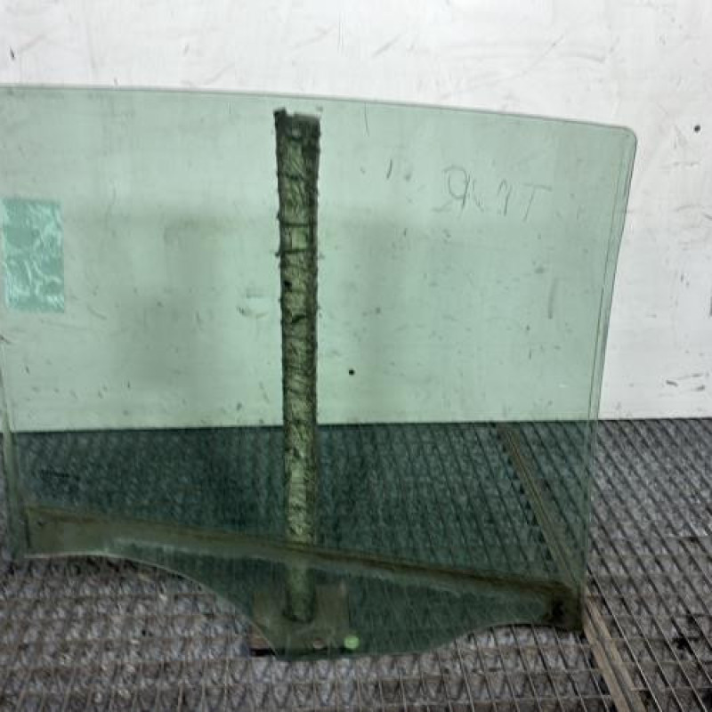 Vitre arriere gauche RENAULT CLIO 3 Photo n°4