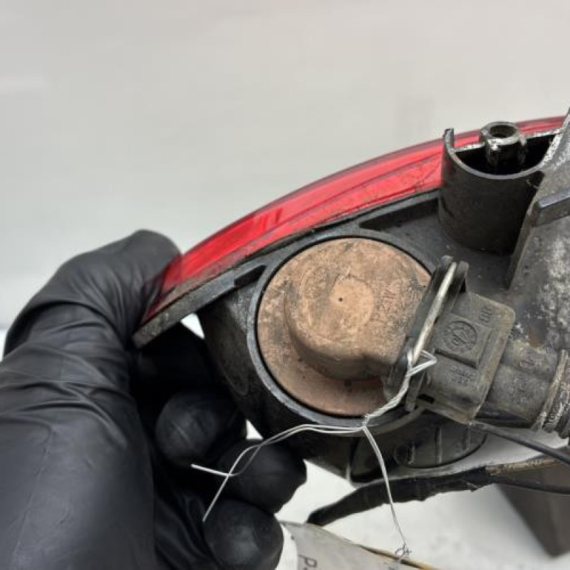 Anti brouillard arriere gauche RENAULT SCENIC 3 Photo n°3