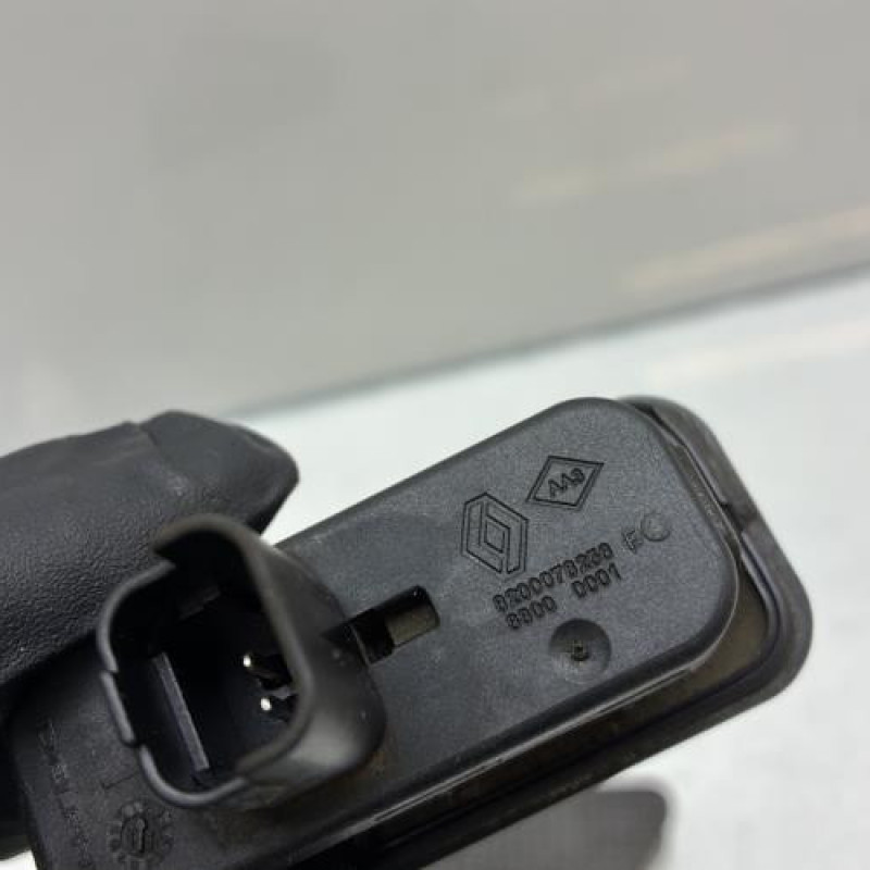 Bouton de coffre RENAULT SCENIC 3 Photo n°4