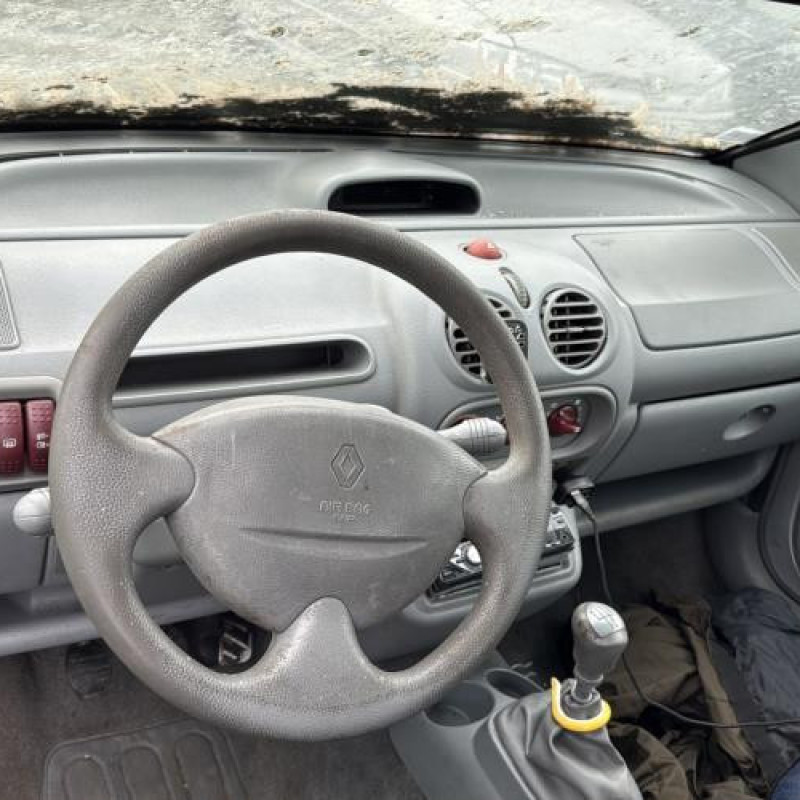 Pare choc avant RENAULT TWINGO 1 Photo n°17