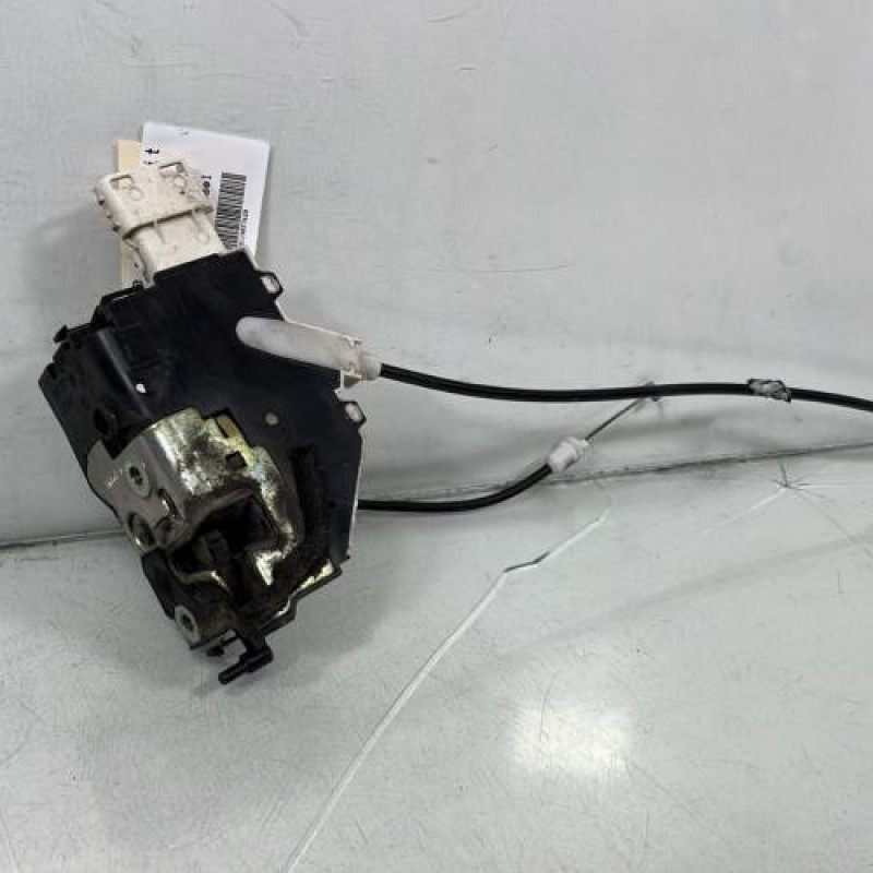 Serrure avant droit PEUGEOT 407 Photo n°1