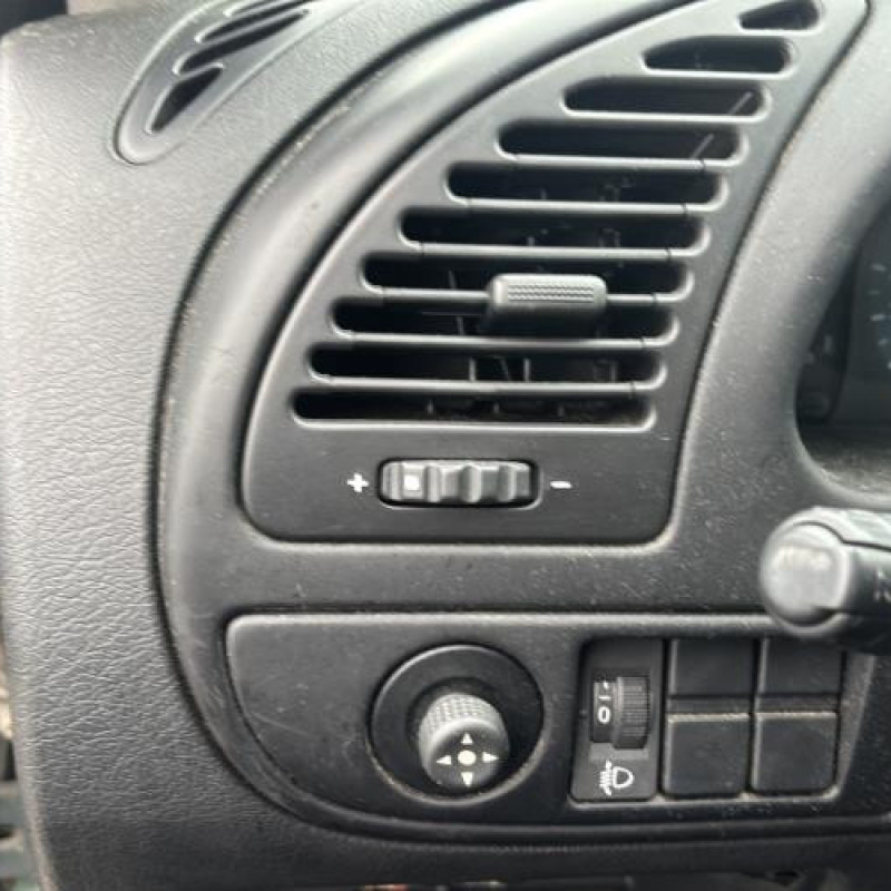 Feu arriere principal droit (feux) CITROEN XSARA Photo n°18