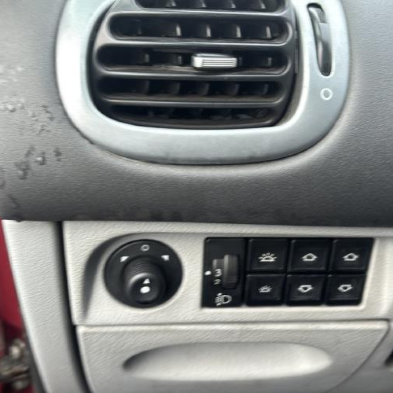 Boitier air bag CITROEN XSARA PICASSO Photo n°18