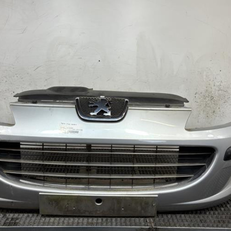 Pare choc avant PEUGEOT 407 Photo n°1