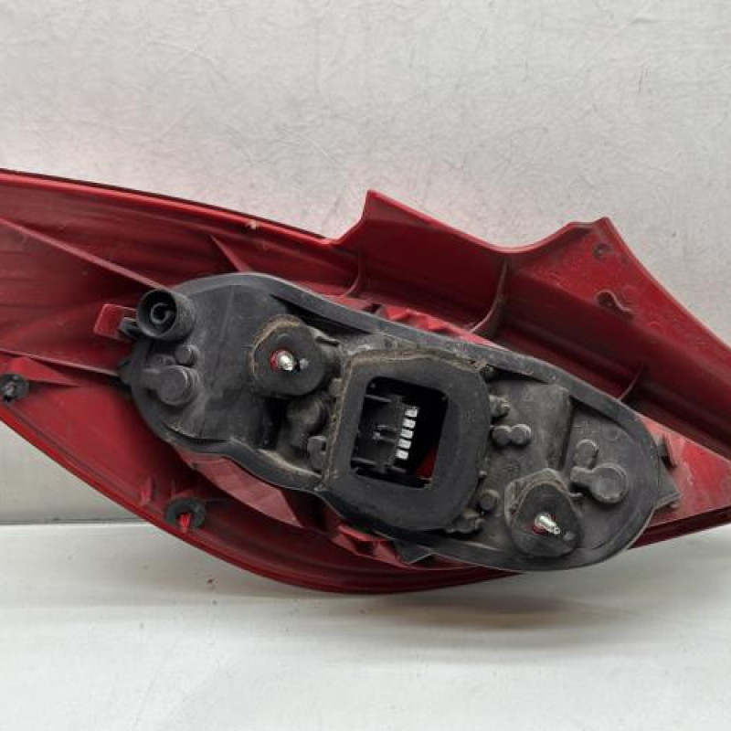 Feu arriere principal droit (feux) OPEL CORSA D Photo n°2