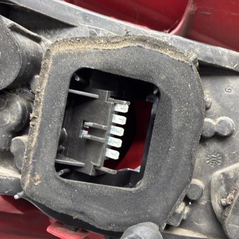 Feu arriere principal droit (feux) OPEL CORSA D Photo n°3