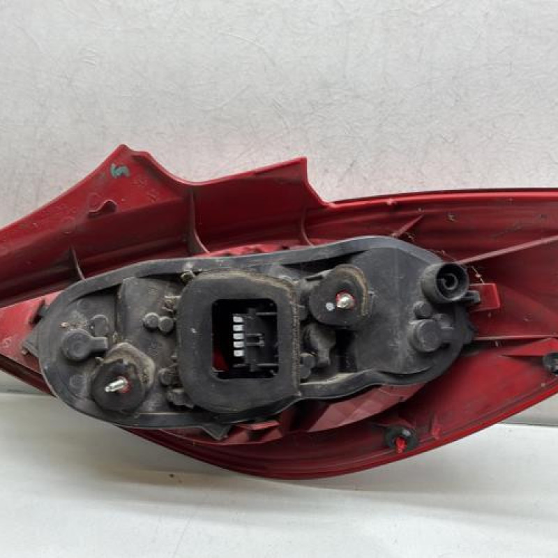 Feu arriere principal gauche (feux) OPEL CORSA D Photo n°2