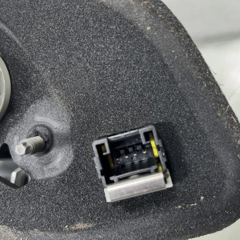 Feu arriere secondaire droit (feux) PEUGEOT 308 2 SW Photo n°3