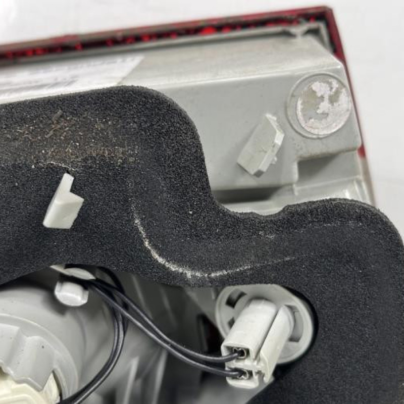 Feu arriere secondaire droit (feux) PEUGEOT 308 2 SW Photo n°5