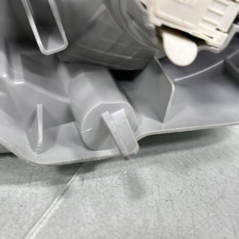 Feu arriere secondaire gauche (feux) PEUGEOT 308 2 SW Photo n°4