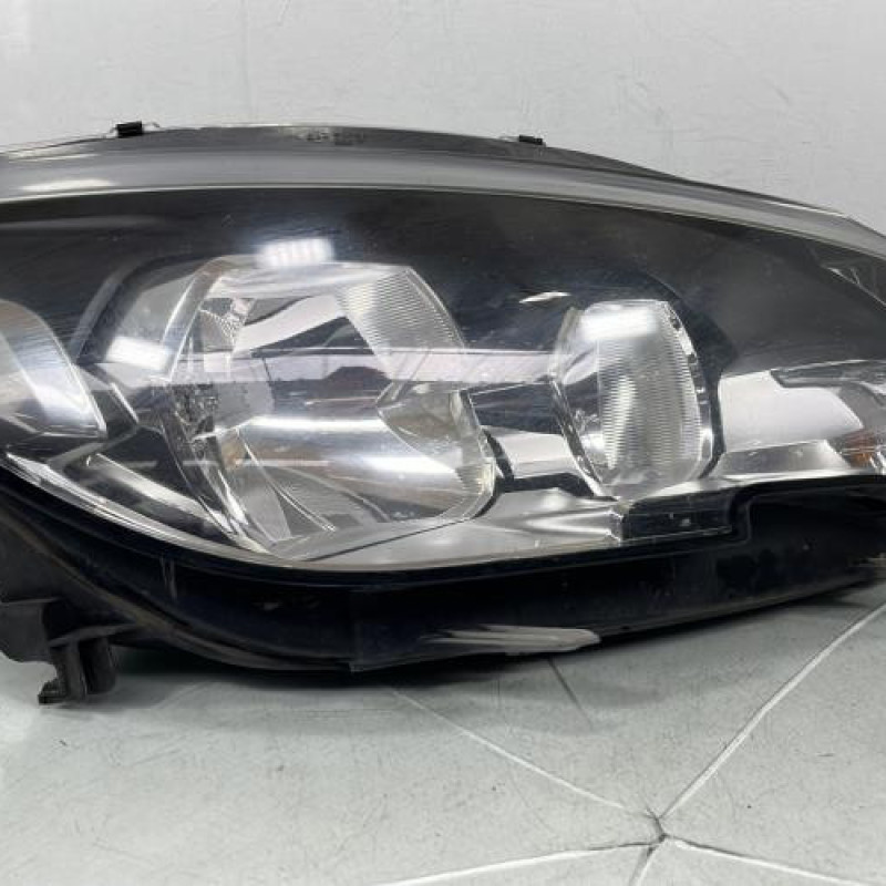 Optique avant principal droit (feux)(phare) PEUGEOT 308 2 SW Photo n°1