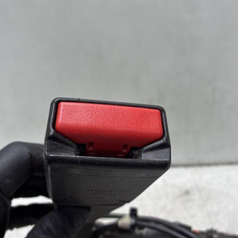 Pretensionneur de ceinture avant droit BMW X3 F25 Photo n°3