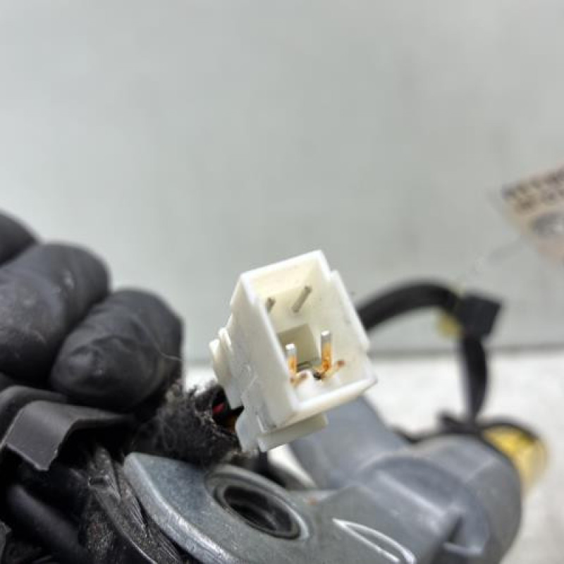 Pretensionneur de ceinture avant droit BMW X3 F25 Photo n°5