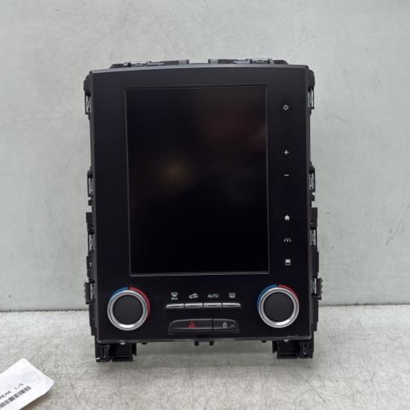 Ecran GPS RENAULT MEGANE 4 Photo n°1