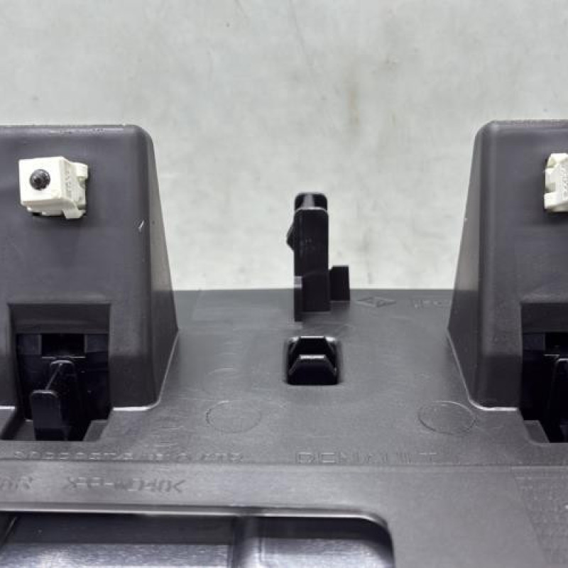 Ecran GPS RENAULT MEGANE 4 Photo n°10